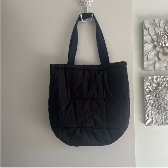 PINK (VICTORIA'S SECRET) Black Quilted Tote Bag - Picture 2 of 6